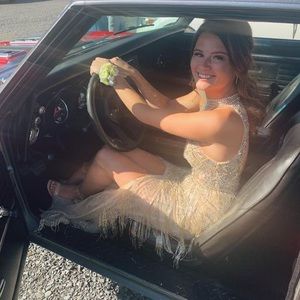 Meet your Posher, Isabelle